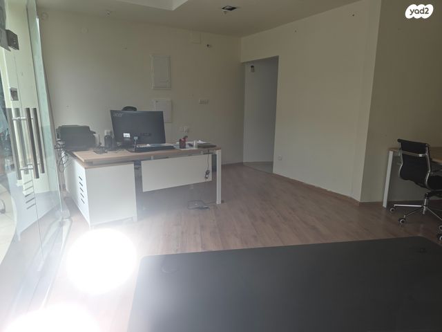 חנויות/ שטח מסחרי, חטיבת גולני, המגינים, מודיעין מכבים רעות