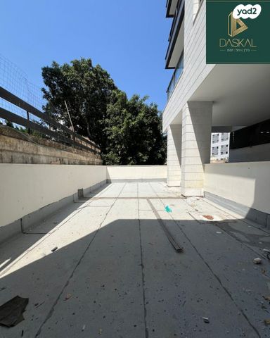 חנויות/ שטח מסחרי, רחובות