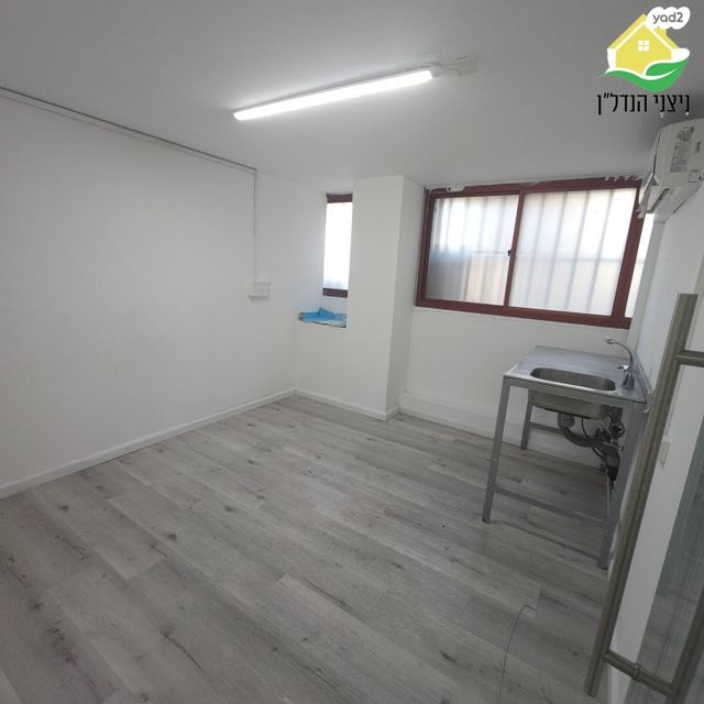 משרדים, נפתלי פלטין, מב"ת מערב, אזור תעשייה חדש, ראשון לציון