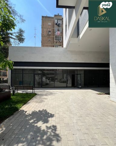 חנויות/ שטח מסחרי