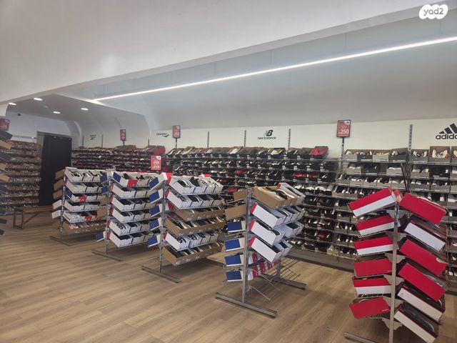 חנויות/ שטח מסחרי