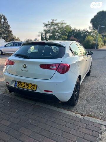 אלפא רומיאו ג'ולייטה