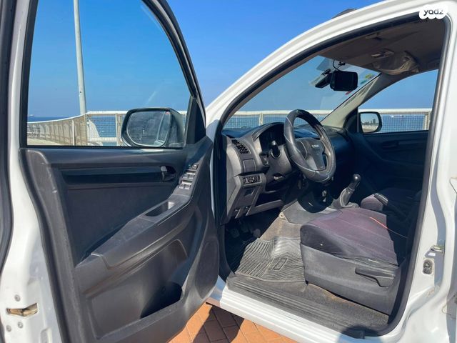 איסוזו די-מקס