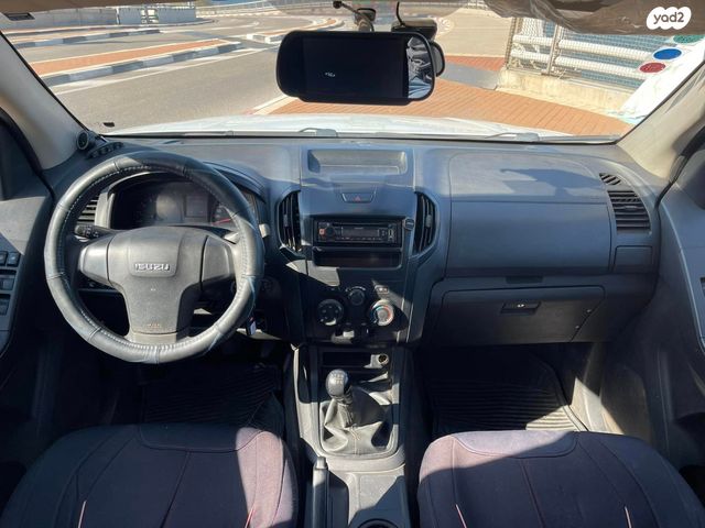 איסוזו די-מקס