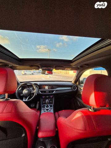 אלפא רומיאו סטלביו