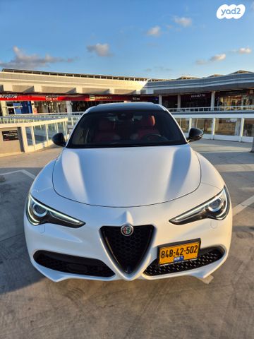 אלפא רומיאו סטלביו