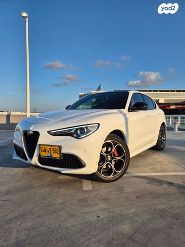 אלפא רומיאו סטלביו