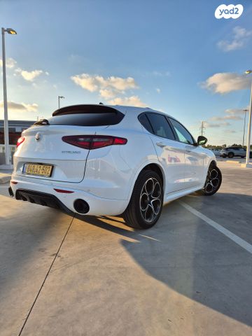 אלפא רומיאו סטלביו