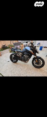 KTM Naked Duke 790