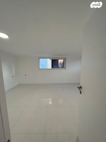 בית פרטי/ קוטג', יוסף שפרינצק 31, אחדות, פתח תקווה