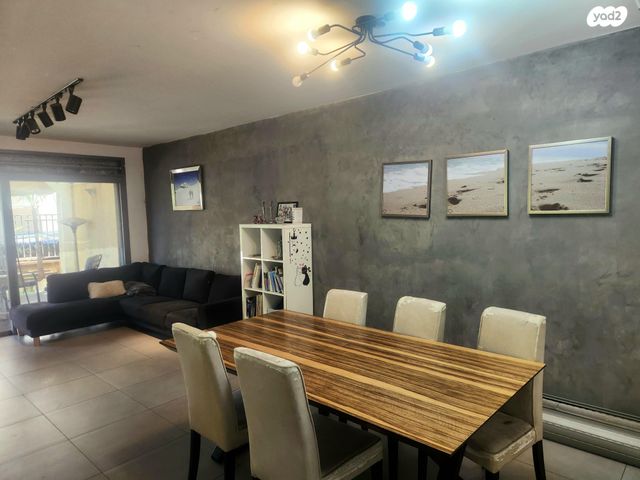 דו משפחתי, נווה שאנן 102, רובע ה', אריאל