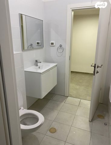 דירה, בקעת סיירים 18, שקמים ואגמים, אשקלון