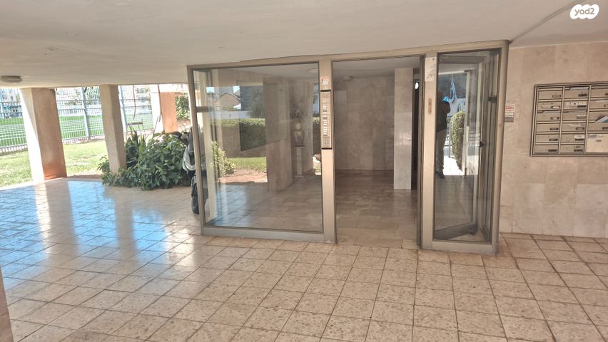 דירה, הנביאים 8, פתח תקווה