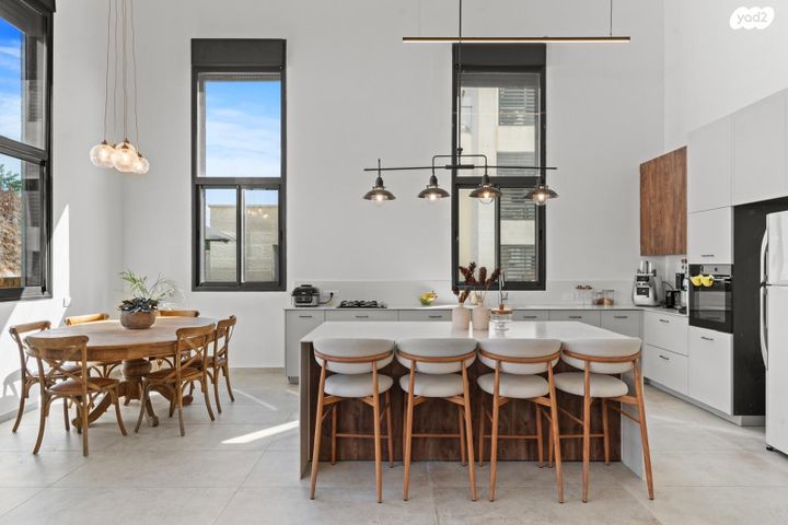 דירת גן, מורשת, מודיעין מכבים רעות