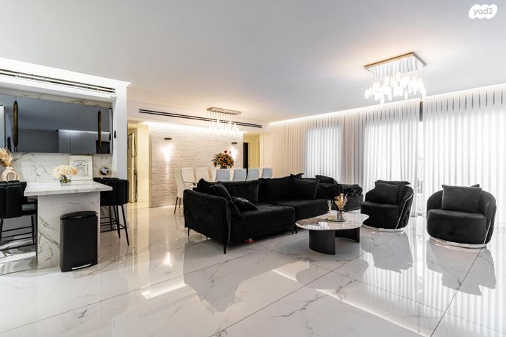 דירה, יטקובסקי אחים, כפר גנים ג, פתח תקווה