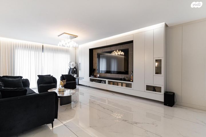 דירה, יטקובסקי אחים, כפר גנים ג, פתח תקווה