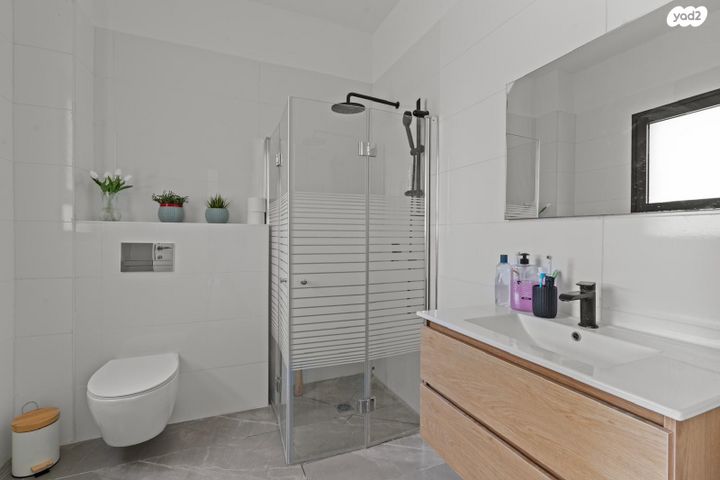 דירת גן, מורשת, מודיעין מכבים רעות