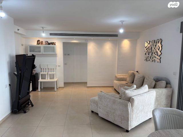 דירה, דודו דותן, הרקפות, ראשון לציון