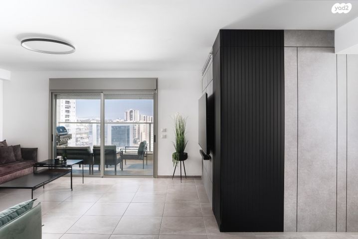 דירה, עפרה חזה, משכנות האומנים, קרית מוצקין