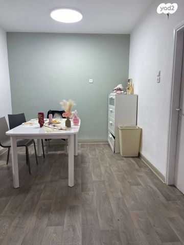 דו משפחתי, הצנחנים, קרית שמואל, טבריה