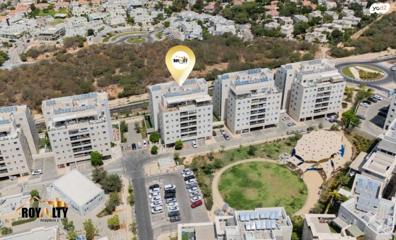 דירה, קרל לנדשטיינר, פסגות אפק, ראש העין