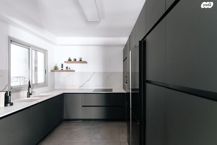 דירה, עפרה חזה, משכנות האומנים, קרית מוצקין