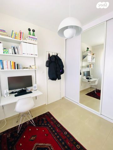 גג/ פנטהאוז, איסרליש 20, מונטיפיורי, הרכבת, תל אביב יפו