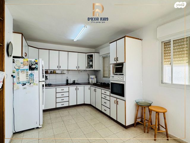 דירה, הארבעה, פסגת זאב, ירושלים