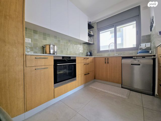 דירה, רעננה