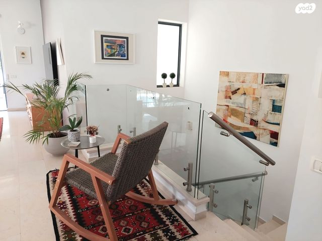 דופלקס, מתחם גרינברג, הוד השרון