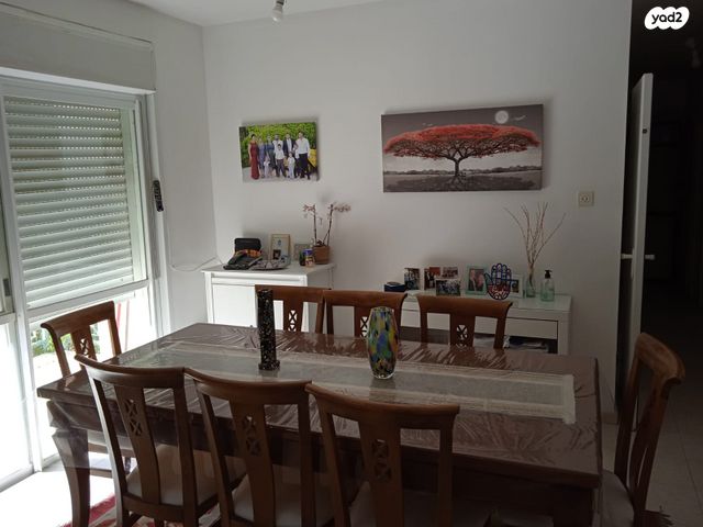 דירה, אלון שבות