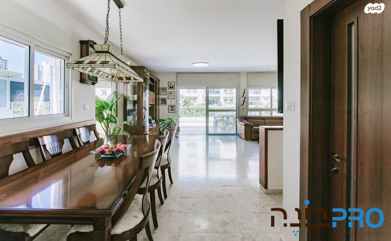 דירה, הבוצרים, קרית כרמים, ראשון לציון