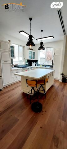 דו משפחתי, קדימה צורן