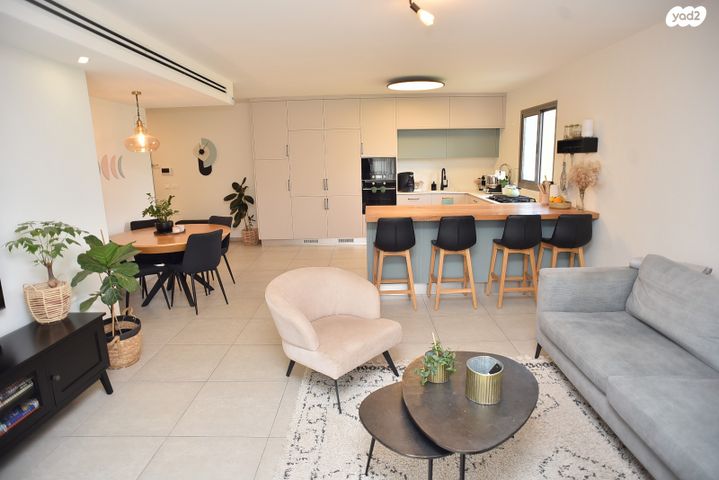 גדרה הצעירה