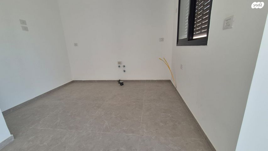 דירה, בר כוכבא, אחוזת כנרת, טבריה