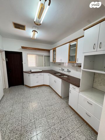 בית פרטי/ קוטג', הרב צעירי, שעריה, פתח תקווה