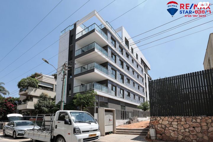 דירה, הקרן הקיימת 8, מרכז, הרצליה