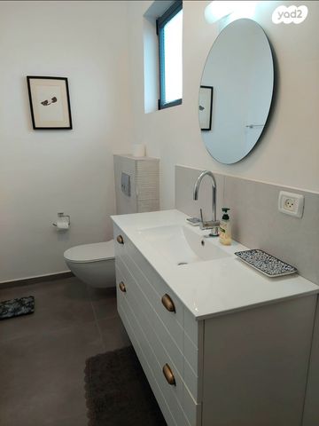 דופלקס, מתחם גרינברג, הוד השרון