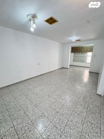 בית פרטי/ קוטג', הרב צעירי, שעריה, פתח תקווה