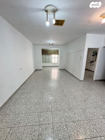 בית פרטי/ קוטג', הרב צעירי, שעריה, פתח תקווה