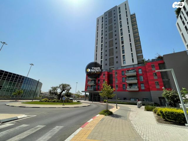 דירה, אריק איינשטיין, הרצליה ב', הרצליה