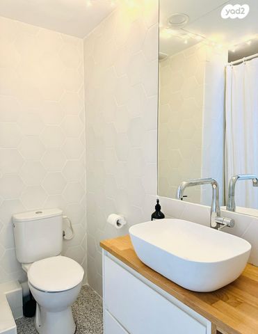 גג/ פנטהאוז, איסרליש 20, מונטיפיורי, הרכבת, תל אביב יפו