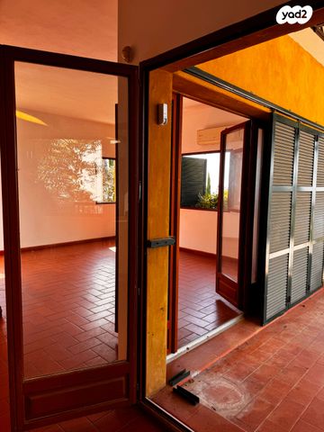 בית פרטי/ קוטג', חרצית, כפר ורדים