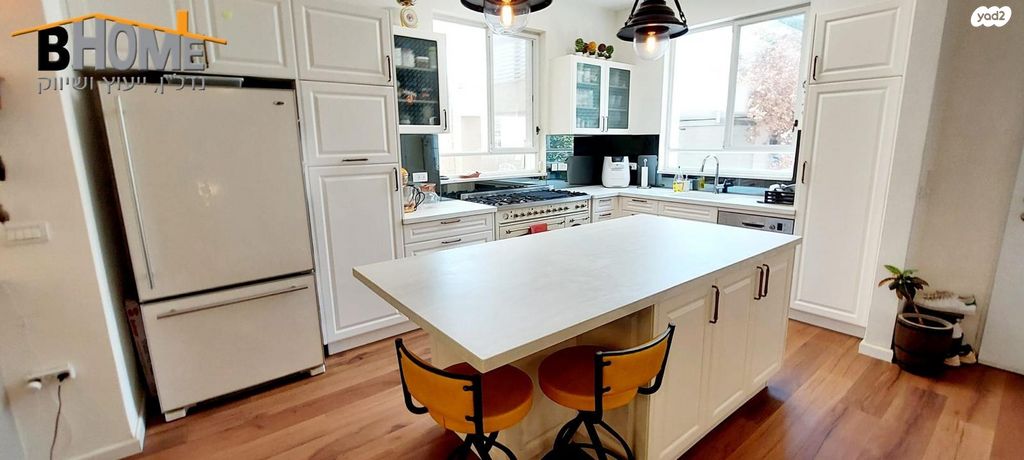 דו משפחתי, קדימה צורן