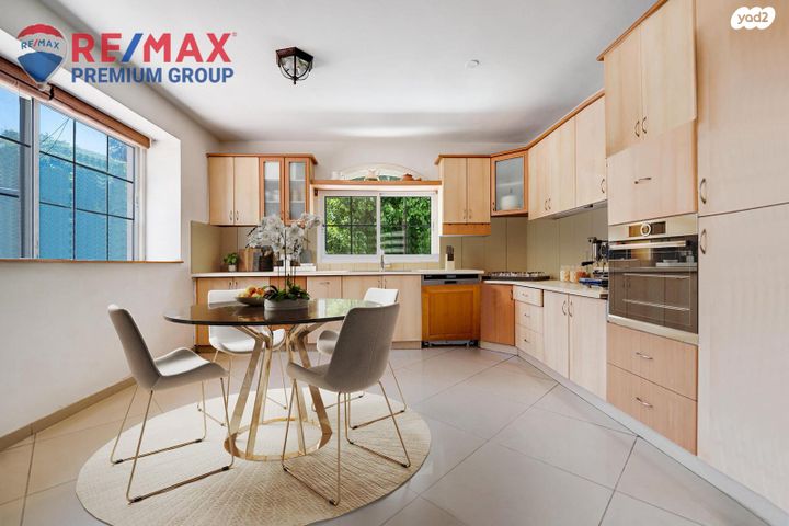 דו משפחתי, שוהם