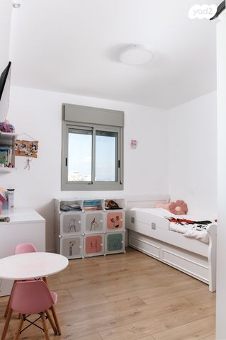 דירה, עפרה חזה, משכנות האומנים, קרית מוצקין