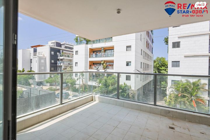 דירה, הקרן הקיימת 8, מרכז, הרצליה