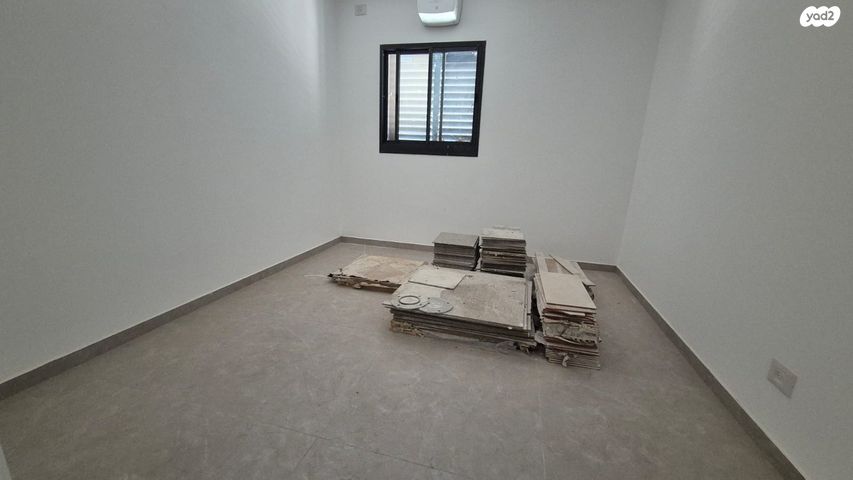 דירה, בר כוכבא, אחוזת כנרת, טבריה