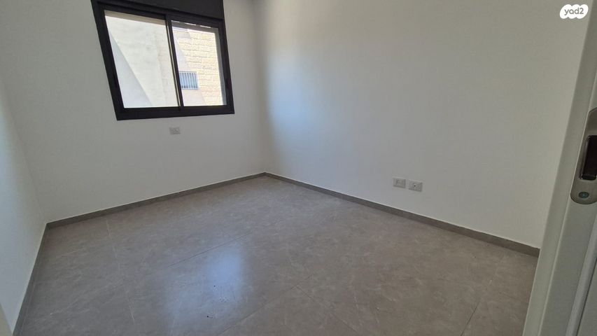 דירה, בר כוכבא, אחוזת כנרת, טבריה