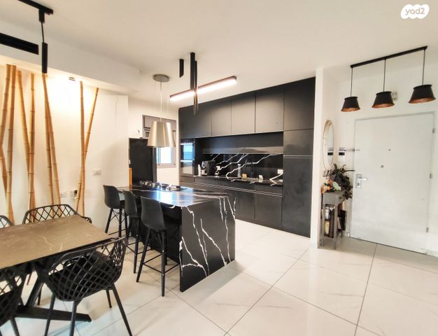 דירה, נגב, גבעת טל, אלפי מנשה